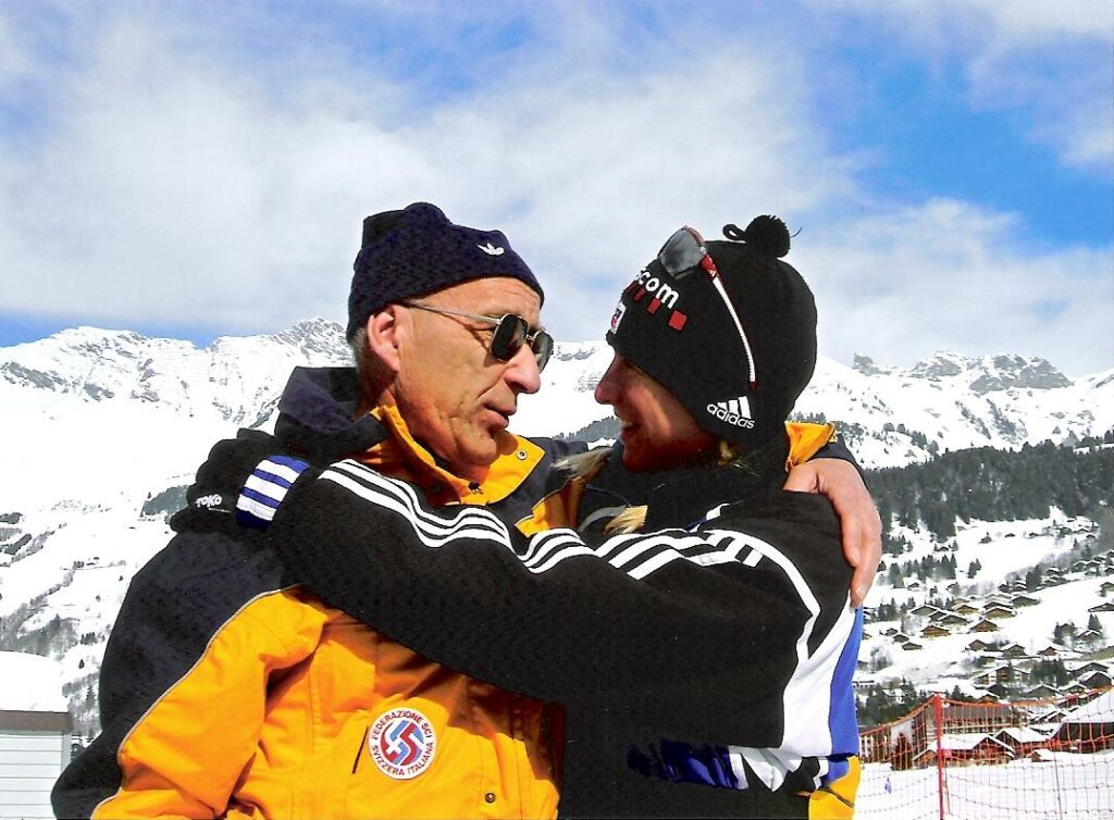 Arrivo della 10km di Les Diablerets nel 2005. Natascia Leonardi Cortesi (vincitrice della gara) abbraccia il padre. 
Foto di Frediano Zanetti